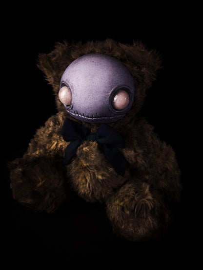Locust (Pale Grunge Ver.) - CRYPTCRITS Monster Art Doll Plush Toy