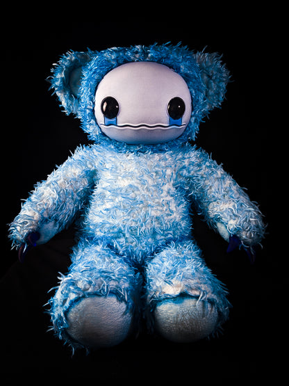 Fuzzy Furrington (Feelin' Blue Ver.) - CRYPTCRITS Monster Art Doll Plush Toy