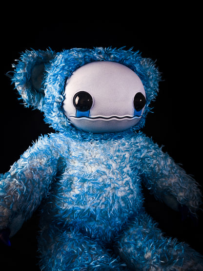 Fuzzy Furrington (Feelin' Blue Ver.) - CRYPTCRITS Monster Art Doll Plush Toy