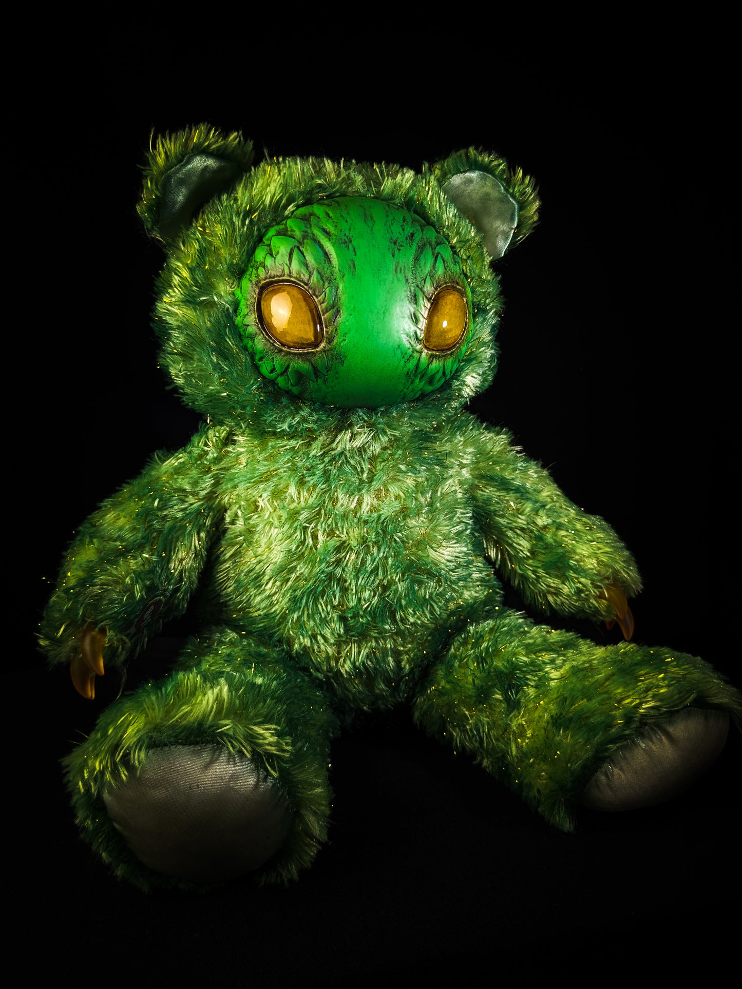 Holoth (Green Hell Ver.) - CRYPTCRITS Monster Art Doll Plush Toy