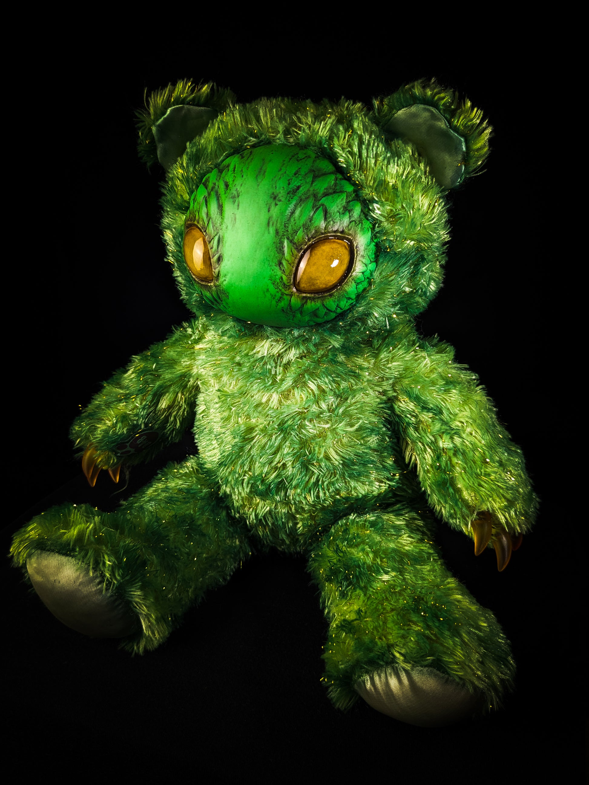 Holoth (Green Hell Ver.) - CRYPTCRITS Monster Art Doll Plush Toy