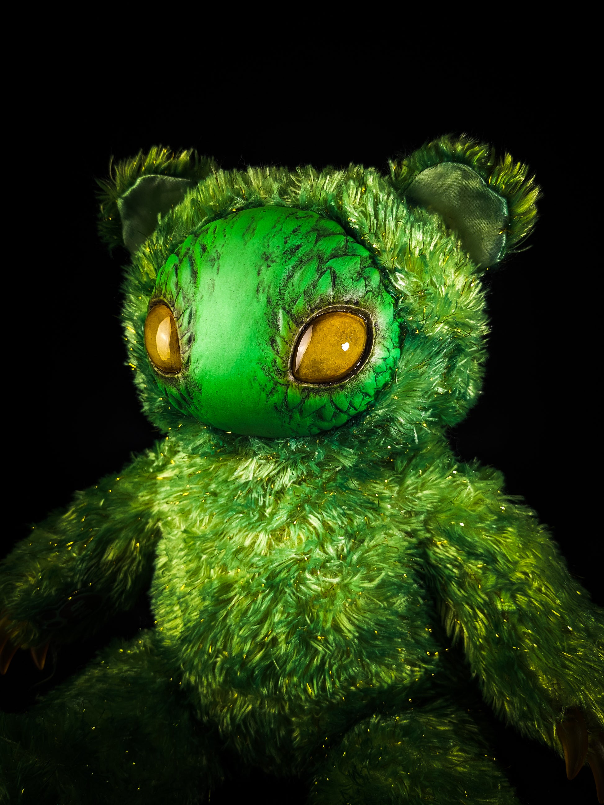 Holoth (Green Hell Ver.) - CRYPTCRITS Monster Art Doll Plush Toy